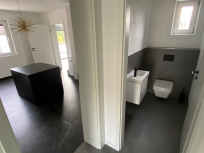 Gäste WC und Ankleide im OG